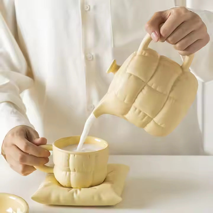 Cushion Style Ceramic Cup Set