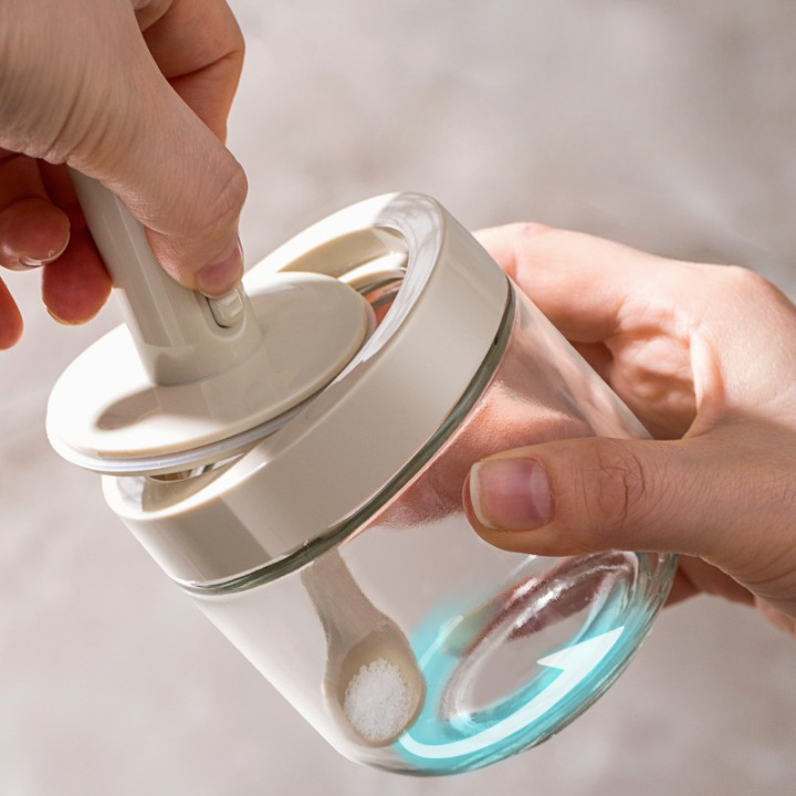 Retractable Spoon Jars