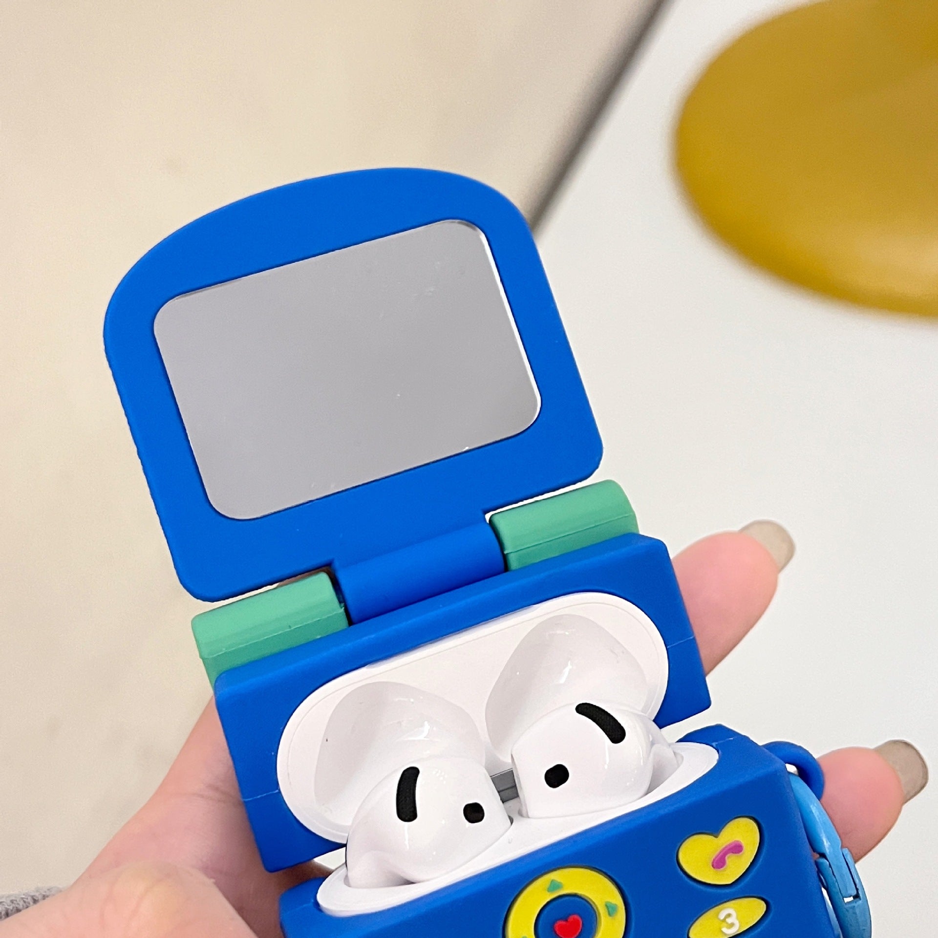 Shinchan Airpods Case