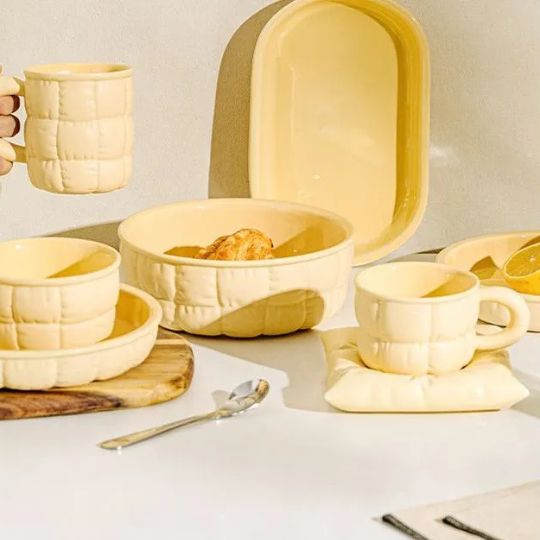 Cushion Style Ceramic Cup Set